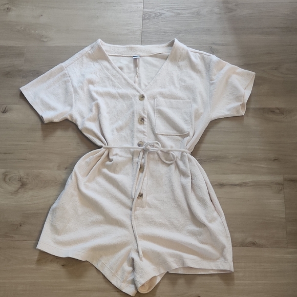 Old Navy Women Romper - Picture 1 of 3